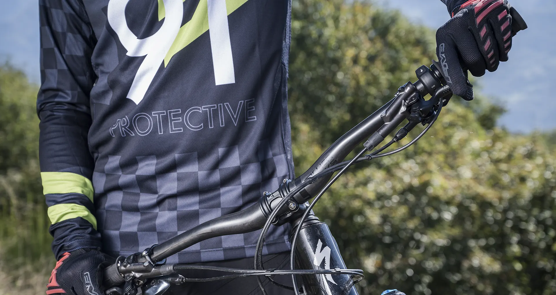 ETHER CARBON RISER BAR